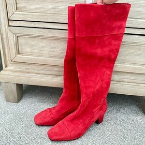 Hermes Red Suede Knee-length Boots
Authentic
In very good condition